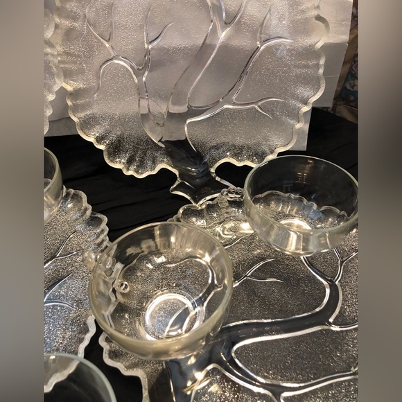 Hazel Atlas Tree of Life Luncheon Plate & Teacup Sets - Picture 10 of 11